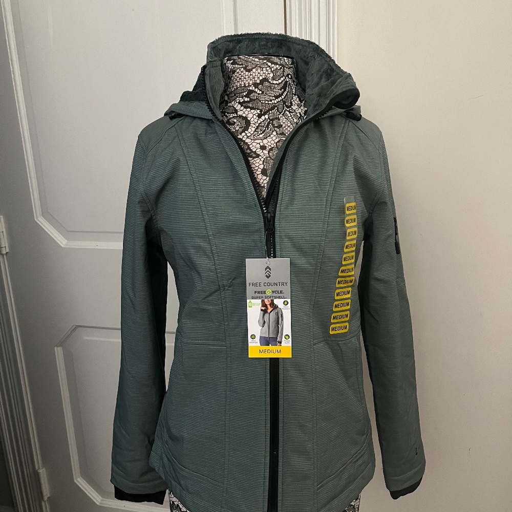 NWT Ladies FREE COUNTRY Lightweight Water resistant Jacket/ M